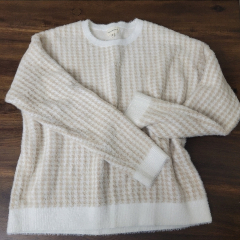 Thread & Supply Ivory Camel Houndstooth Patterned Sweater